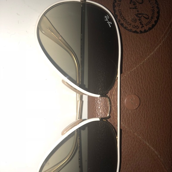 Authentic Ray Ban aviators - Picture 1 of 4